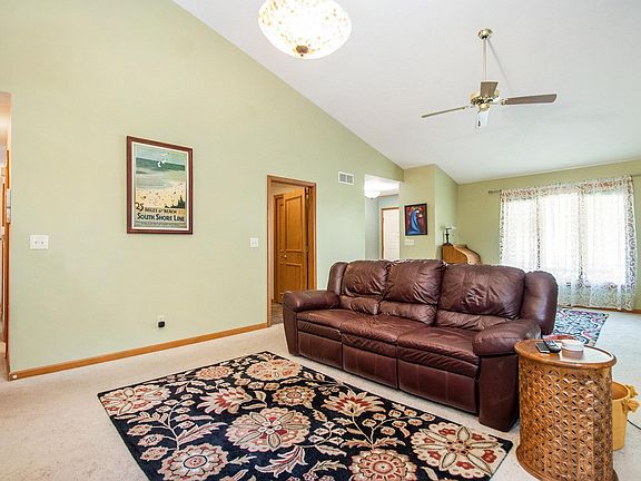 5th image of 1960 Creekbank Ln