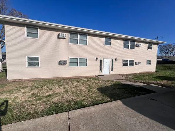 305 Hill St #1, East Dubuque, IL 61025