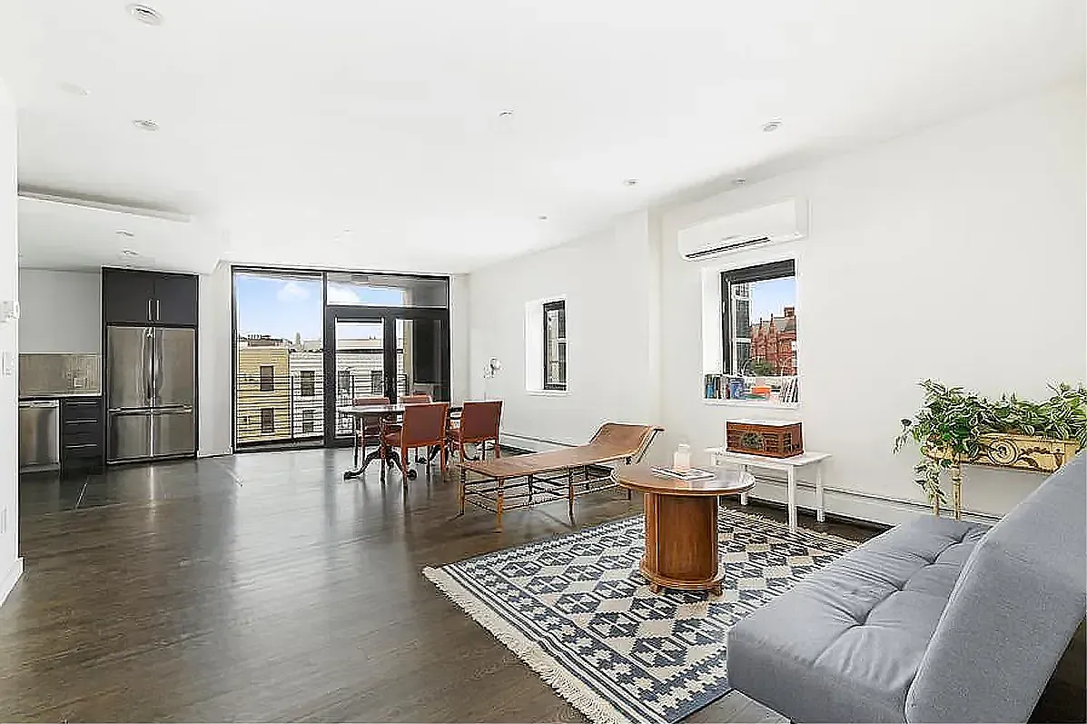13-14 Jackson Avenue — Photo 1