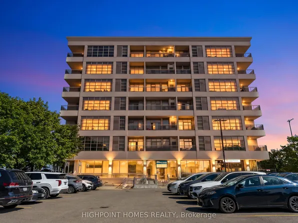 1 Leaside Park Dr #421, Toronto, ON M4H 1R1