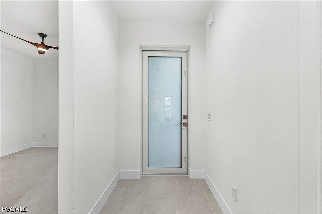 3 bed, 2.0 bath, 1459 sqft, $2,900 — Photo 4