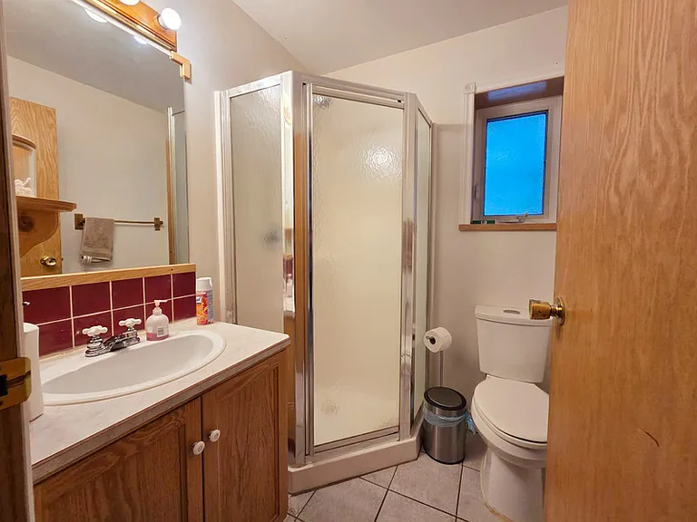 21 Langley Dr #UPPER — Photo 11