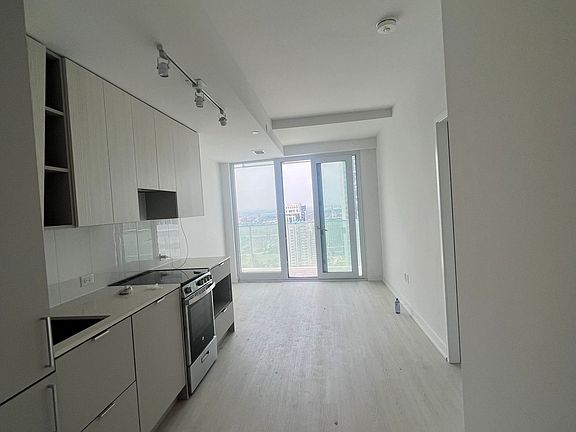 3rd image of 3883 Quartz Rd #3512
