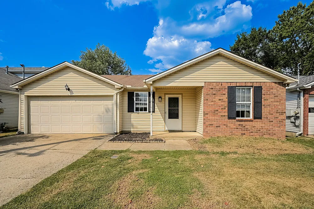 3 bed, 2.0 bath, 1253 sqft, $2,295 — Photo 1