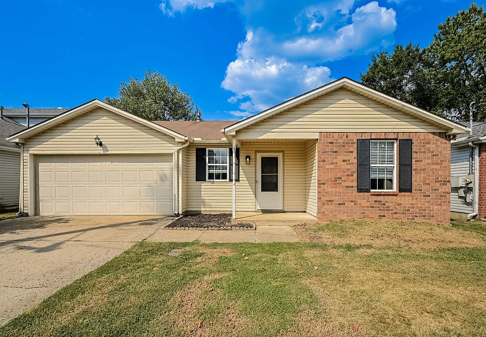 101 Edgehill Ln