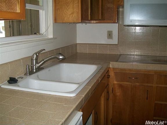 2nd image of 2524 Galway Dr