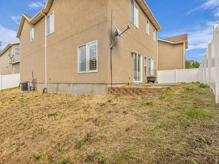 6169 S 1375 E — Photo 24
