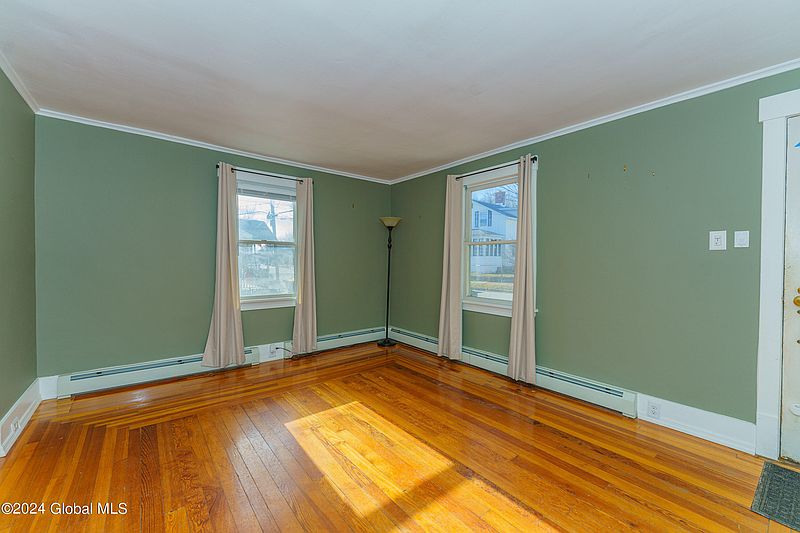 4th image of 18 Herkimer Street