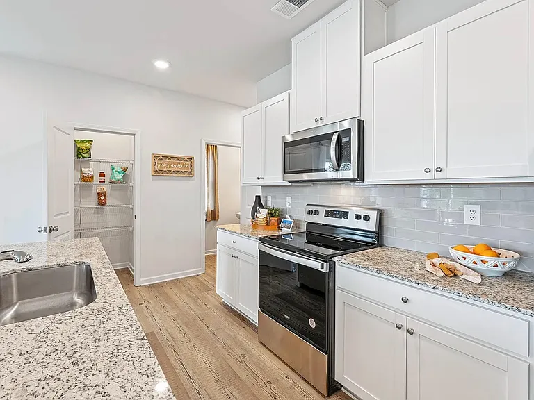 8 Lumpkin Ln — Photo 15