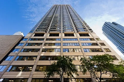 30 E Huron St #3905 Photo 1