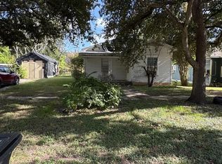 319 Morton Ave, Palacios, TX 77465