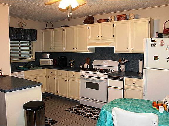 3rd image of 143 Hoffman Ave APT 401