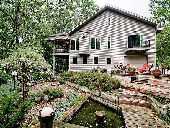 3rd image of 63 Sherlock Dr