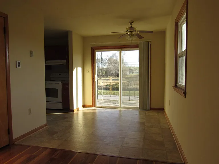 960 Stony Bridge Dr — Photo 4