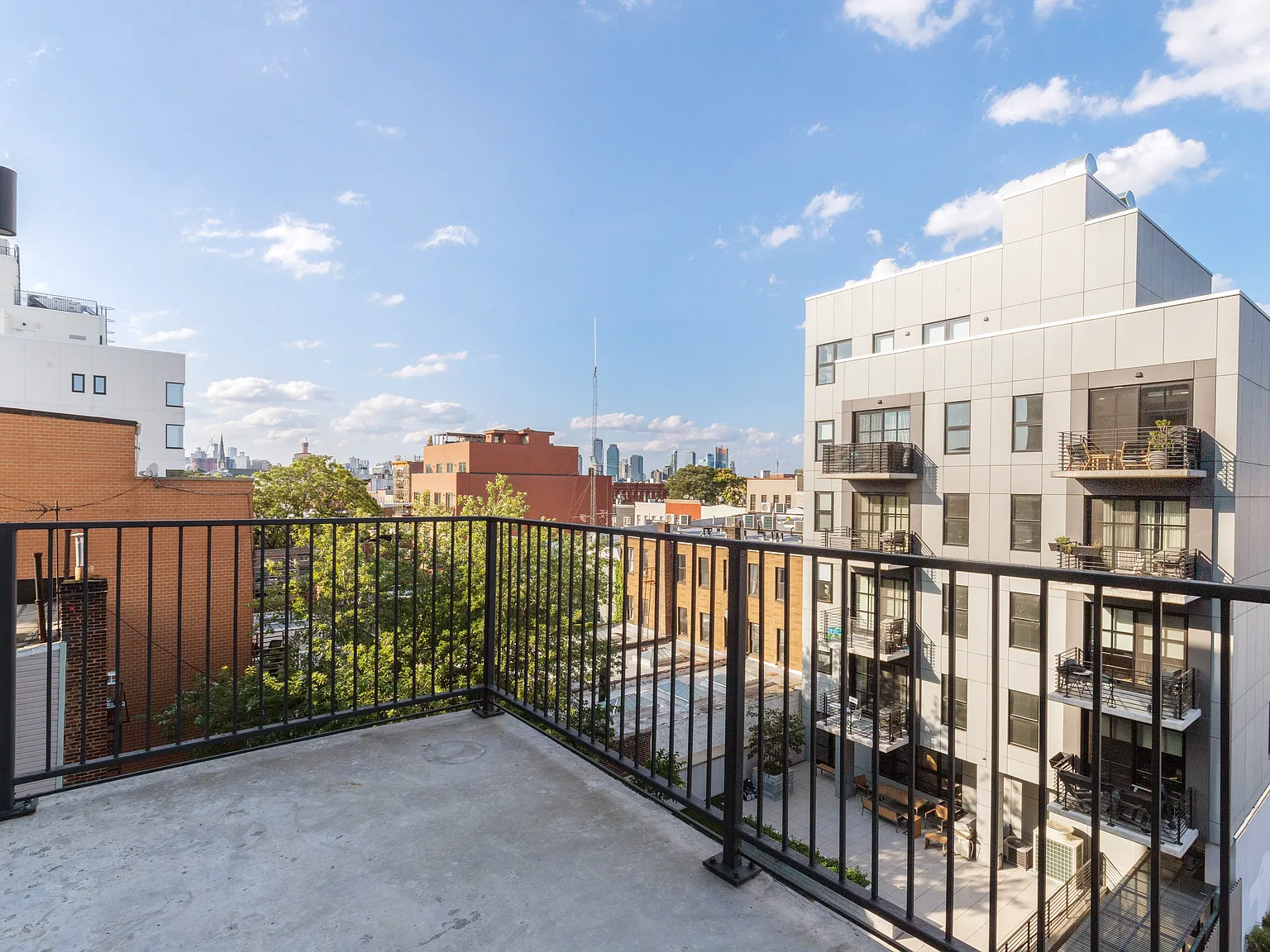 860 Lorimer Street — Photo 4