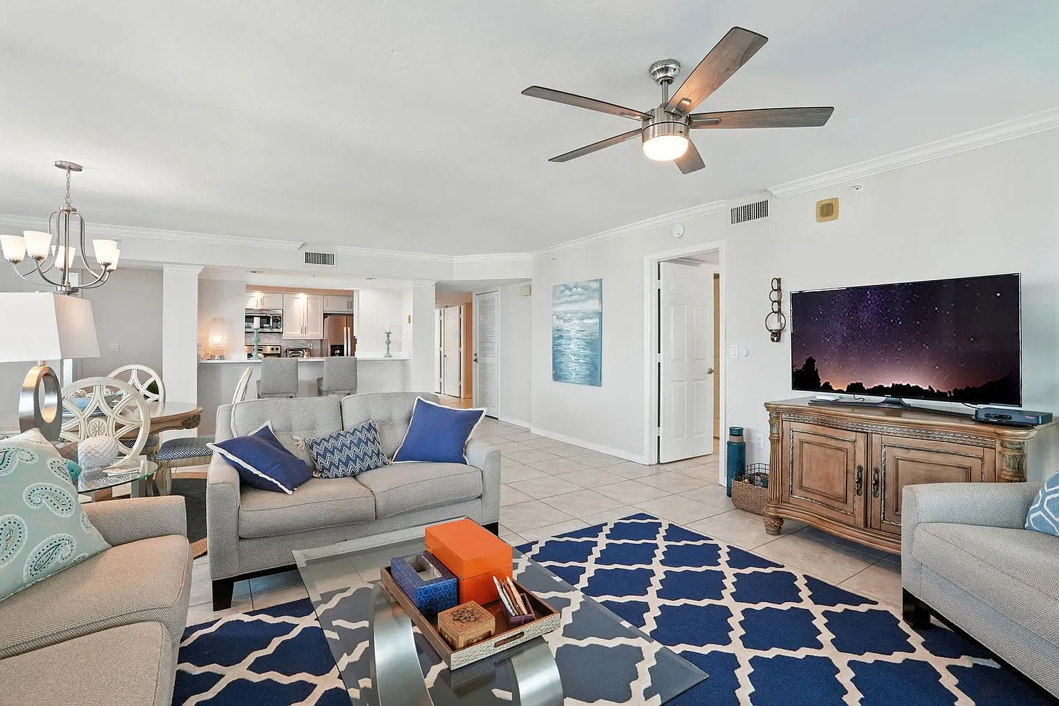2 bed, 2.0 bath, 1485 sqft, $5,130 — Photo 3
