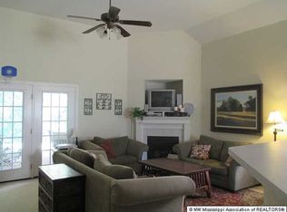 679 Classic Dr, Hernando, MS 38632
