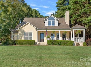 8049 Ravenwood Ln, Stanley, NC 28164
