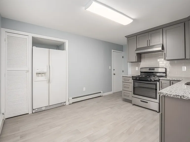 62 Temple St #2 — Photo 16