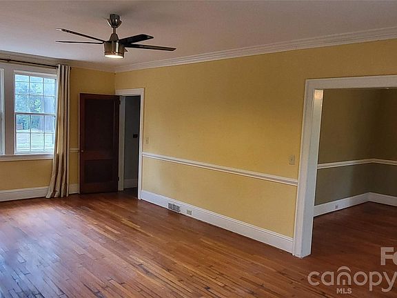 3rd image of 504 Chesterfield Ave