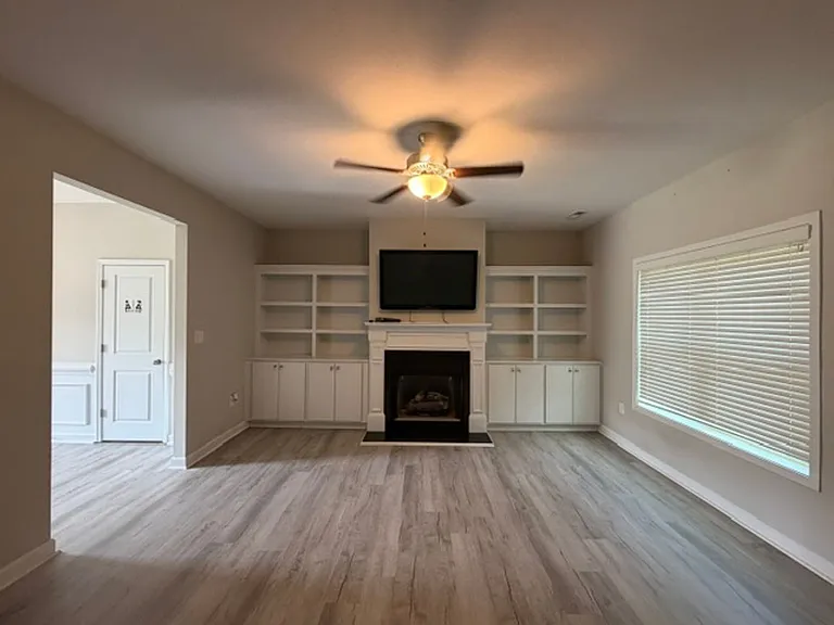 251 Melody Ln — Photo 4