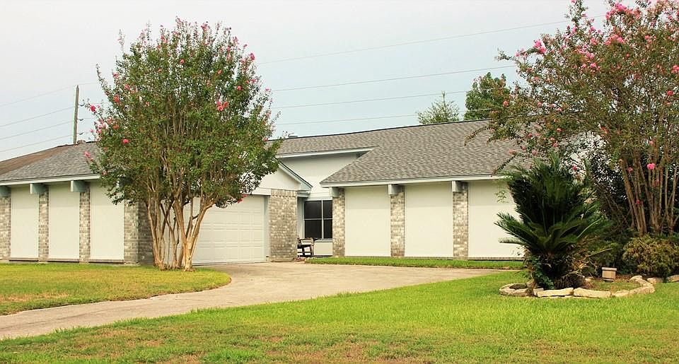 1st image of 20014 Bridgedale Ln