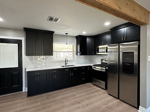 3rd image of 2404 Kingbird Blvd