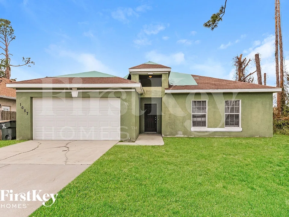 1057 Cassia St
