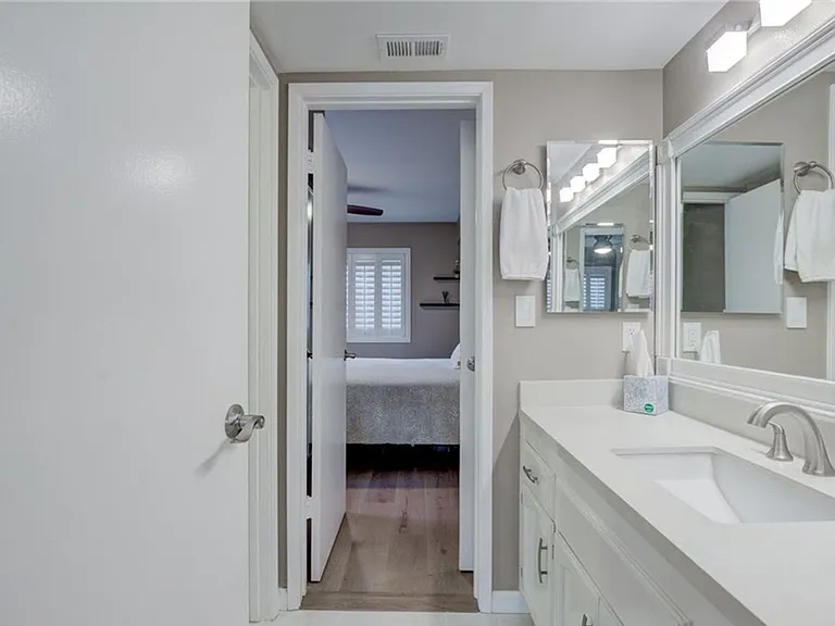 2521 Voorhees Ave #1 — Photo 13