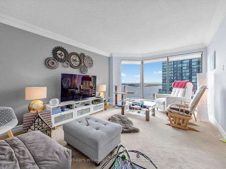 65 Harbour Sq #2104 — Photo 13