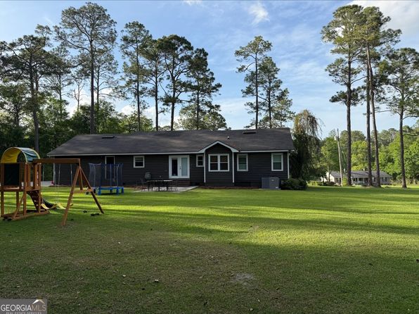 124 Flint Dr, Moultrie, GA 31788