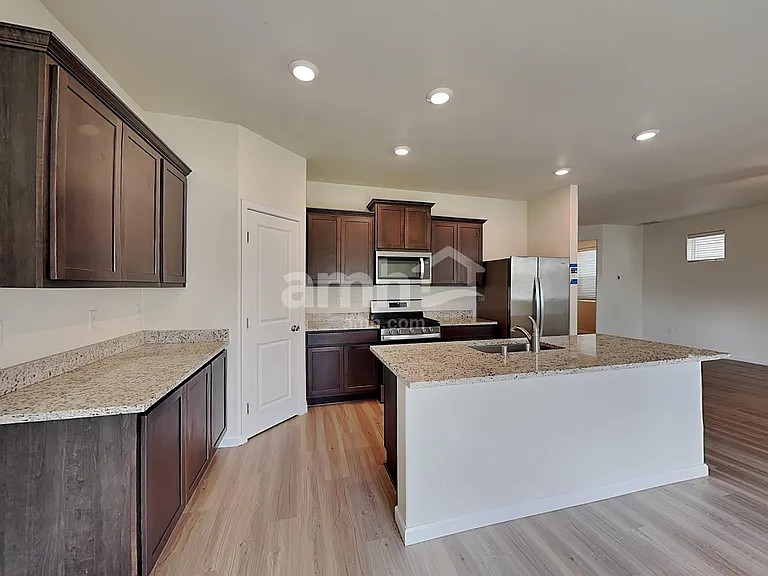 1315 W 15th Ave — Photo 3