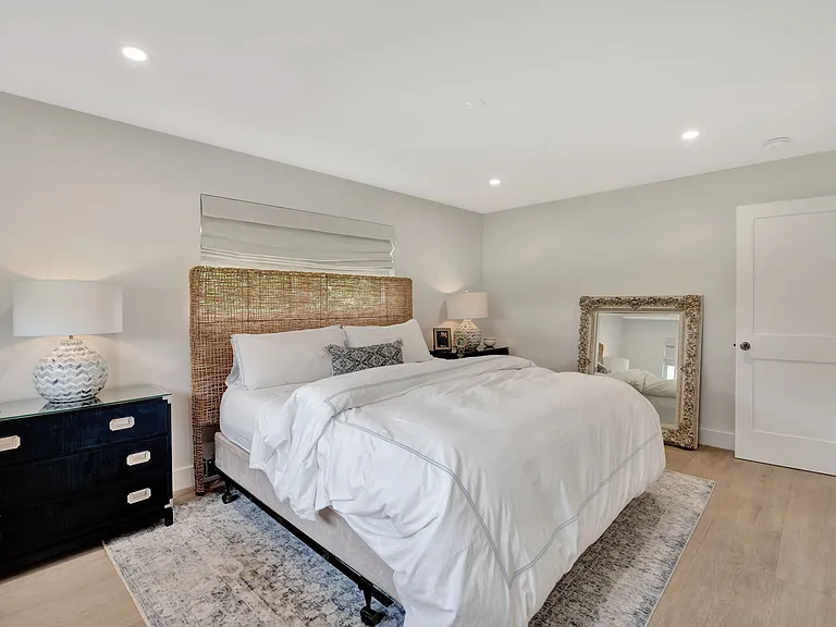 359 Beacon St — Photo 28