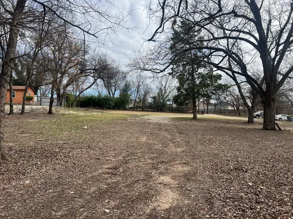 341 Cheshier Rd, Lancaster, TX 75146