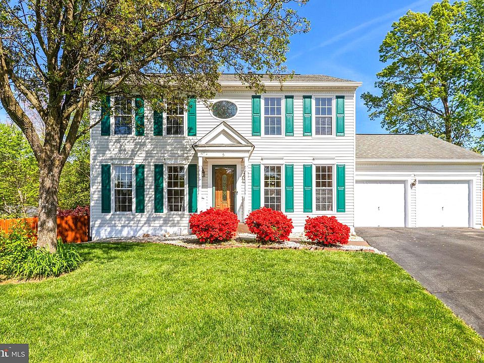 1st image of 5 Crosswood Pl