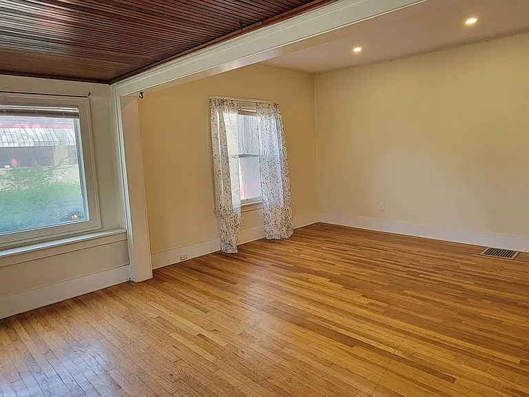 1166 Hall St SE #1 — Photo 8