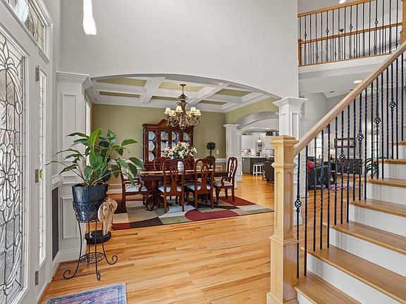 4th image of 213 Sawgrass Ct