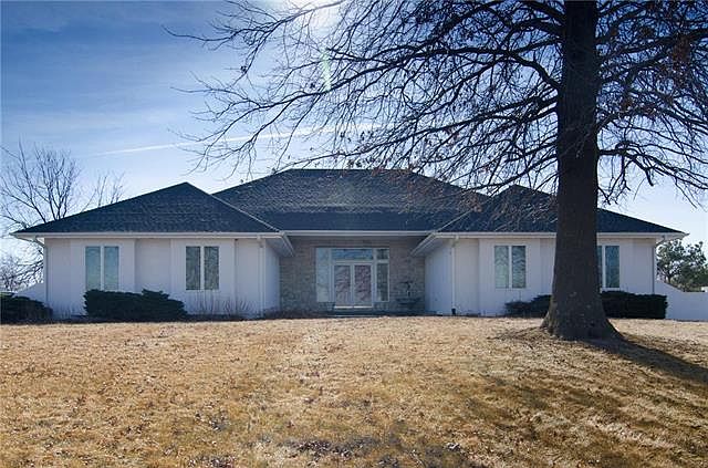 1st image of 8 Summerhill Dr