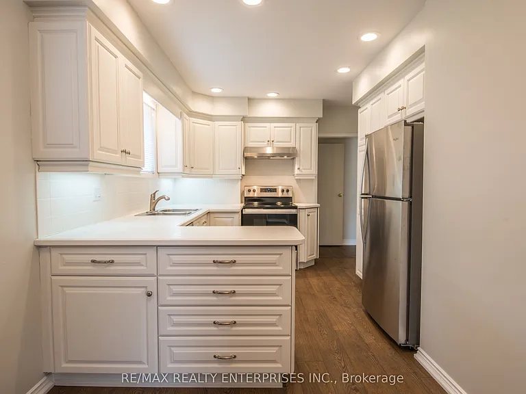8 Weber Dr — Photo 11