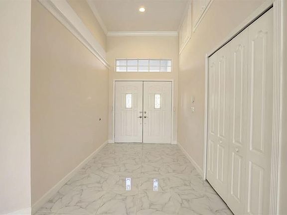 3rd image of 8028 Plantation Lakes Dr