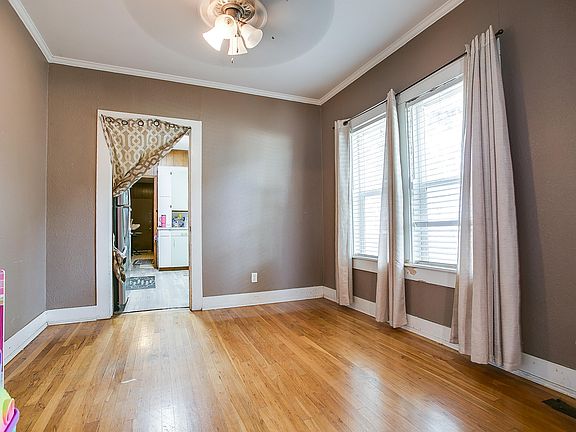 4th image of 307 N 3rd St
