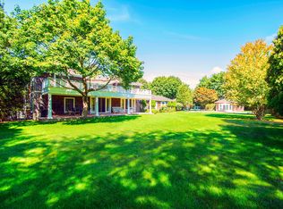 154 Captains Neck Ln, Southampton, NY 11968