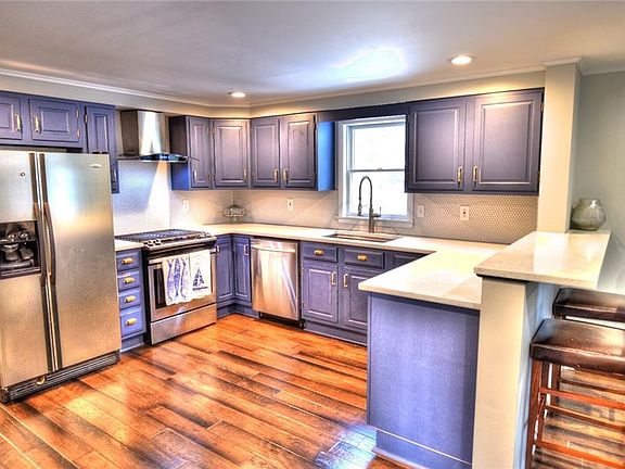 5th image of 3990 N Clifford Ave