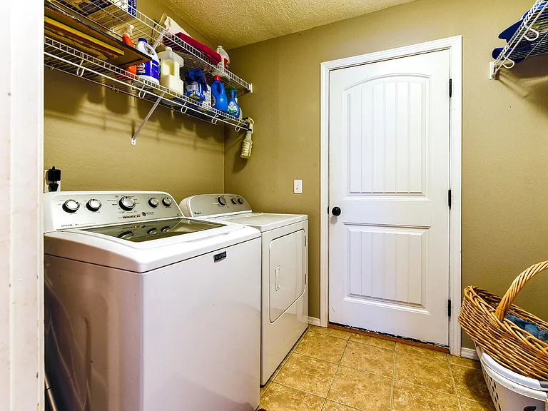 370 Southwoods Way — Photo 35