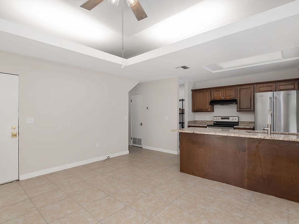 1st image of 713 SE 5th St APT B
