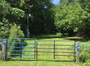 5412 Royalton Center Rd, Middleport, NY 14105