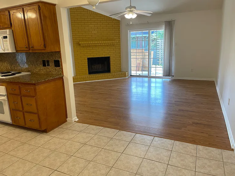 113 W Harbor Dr — Photo 9