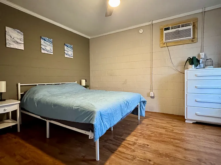 402 S Holly St #J — Photo 12