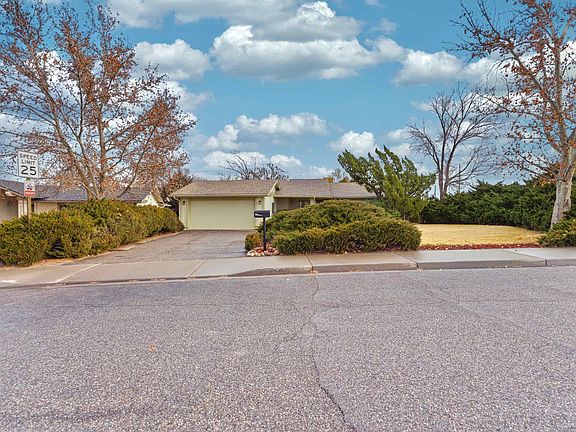 2nd image of 2722 Spring Valley Cir