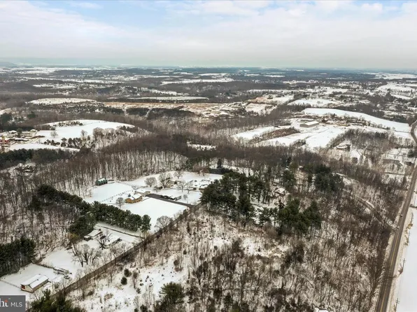 Pinehill Dr, Hagerstown, MD 21740